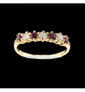 Yellow gold ring diamonds and rubies