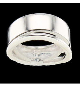 Wave ring in white gold