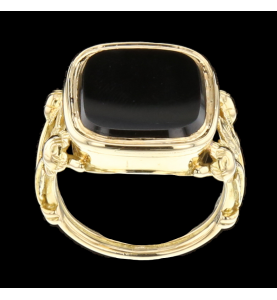 Yellow gold ring and Onyx