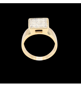 Yellow gold ring and diamonds