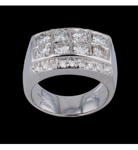 Rechteckiger Ring aus Weißgold mit Diamanten