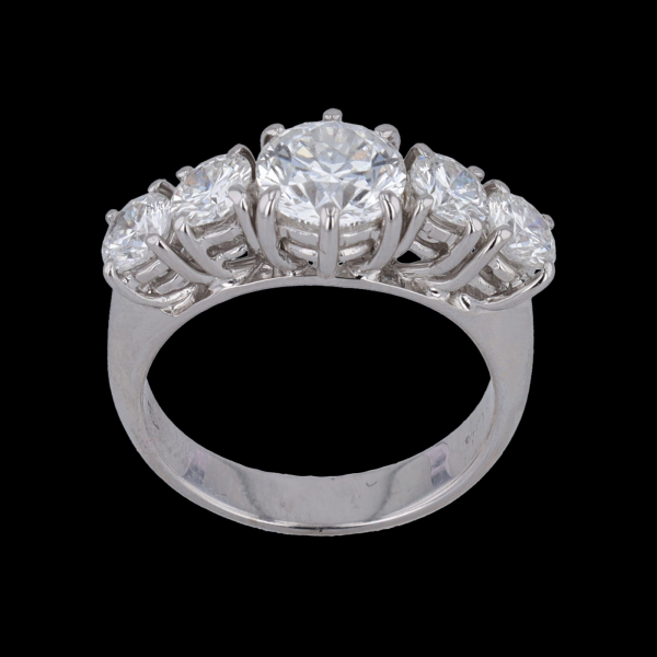 White gold ring with 5 diamonds