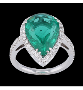 Emerald and diamonds white gold ring
