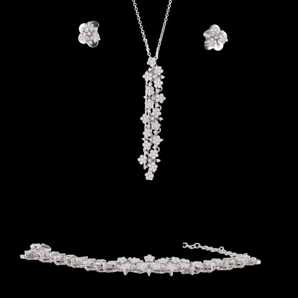 Flower set in 750 / 18 carat white gold and diamonds.