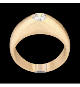 Anello con diamante in oro giallo da 0,61 carati