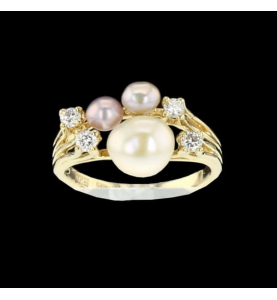 Yellow gold ring pearls and diamonds