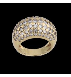 Yellow gold ring with 87 diamonds