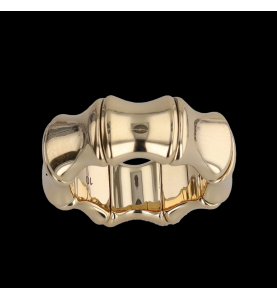Gucci yellow gold ring.