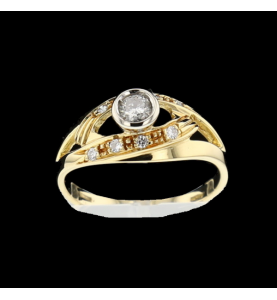 Yellow Gold Ring and Diamonds