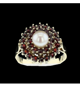 Ring Pearl Garnets and Yellow Gold