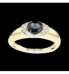 Yellow gold and gray sapphire ring