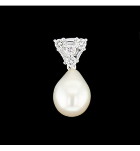 pendant in pearl and diamond white gold