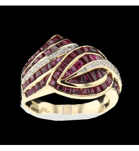 RUBY YELLOW GOLD RING AND DIAMONDS