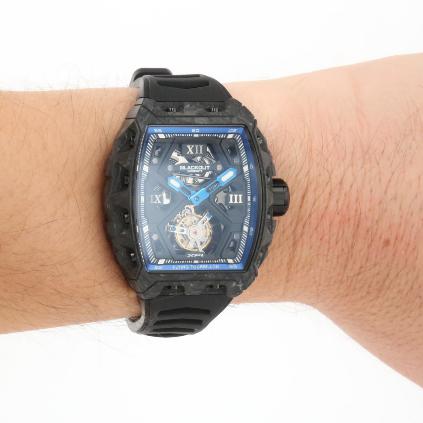 BLACK_OUT_XP1_TOURBILLON image