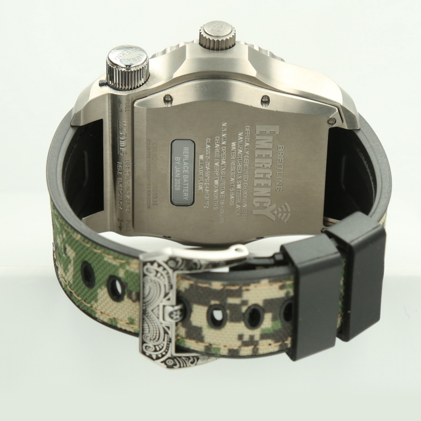 BREITLING_PROFESSIONAL_EMERGENCY_TITANE image