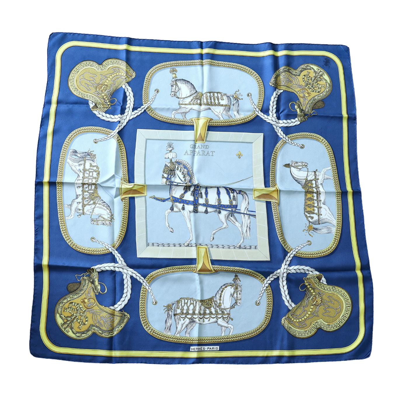 CARRE_HERMES_GRAND_APPARAT image