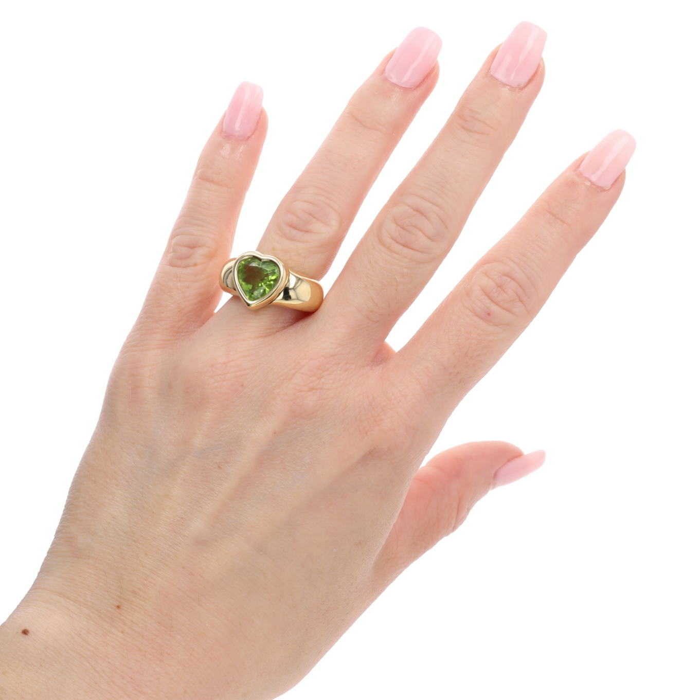 BAGUE_PIAGET_CŒUR_PERIDOT_3.25_CT image