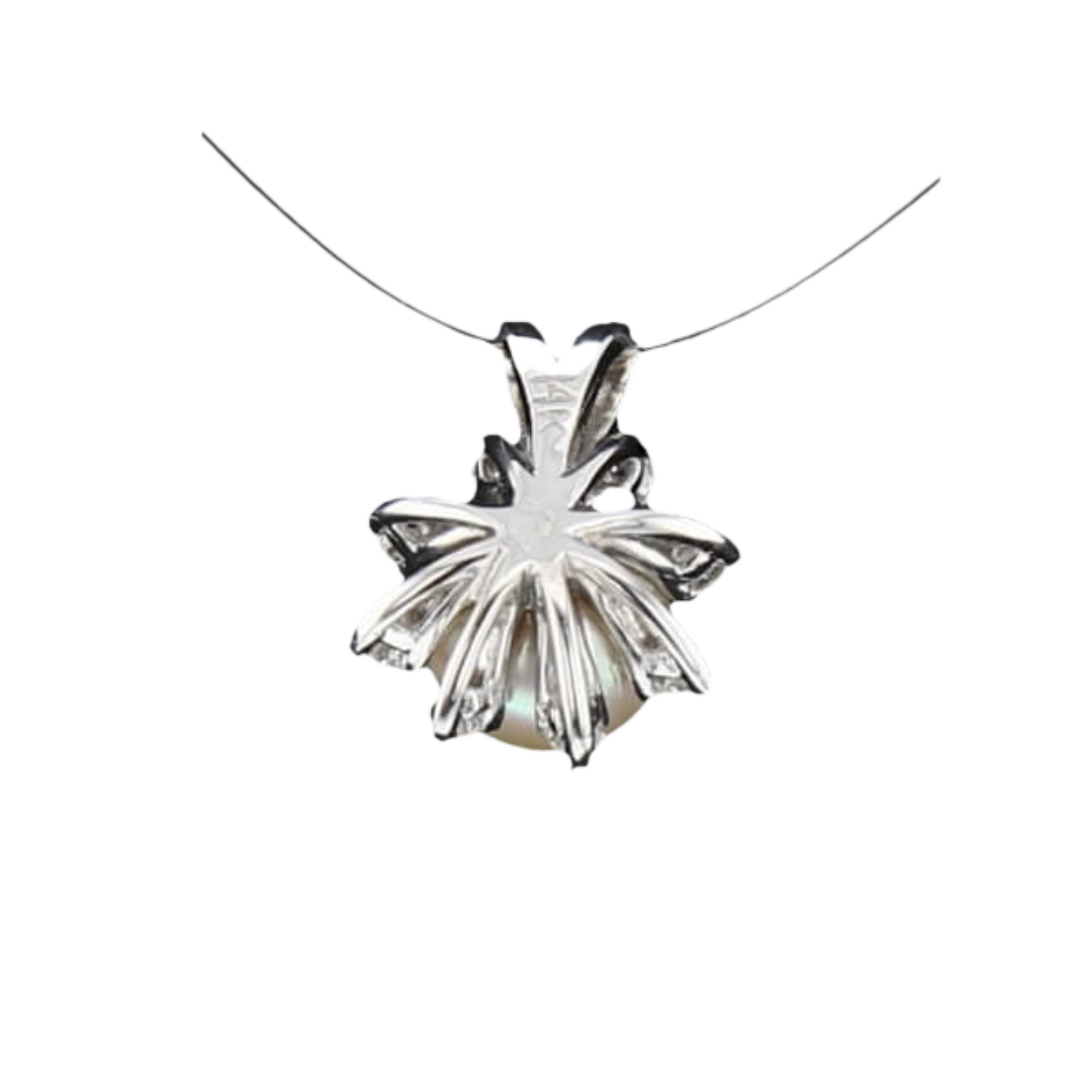 PENDENTIF_EN_OR_GRIS_PERLE_ET_DIAMANT image