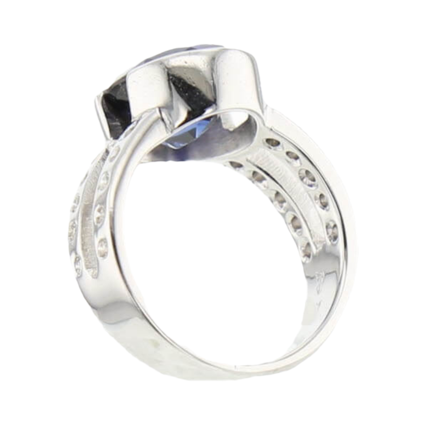 BAGUE_OR_GRIS_DIAMANTS_ET_SAPHIR image