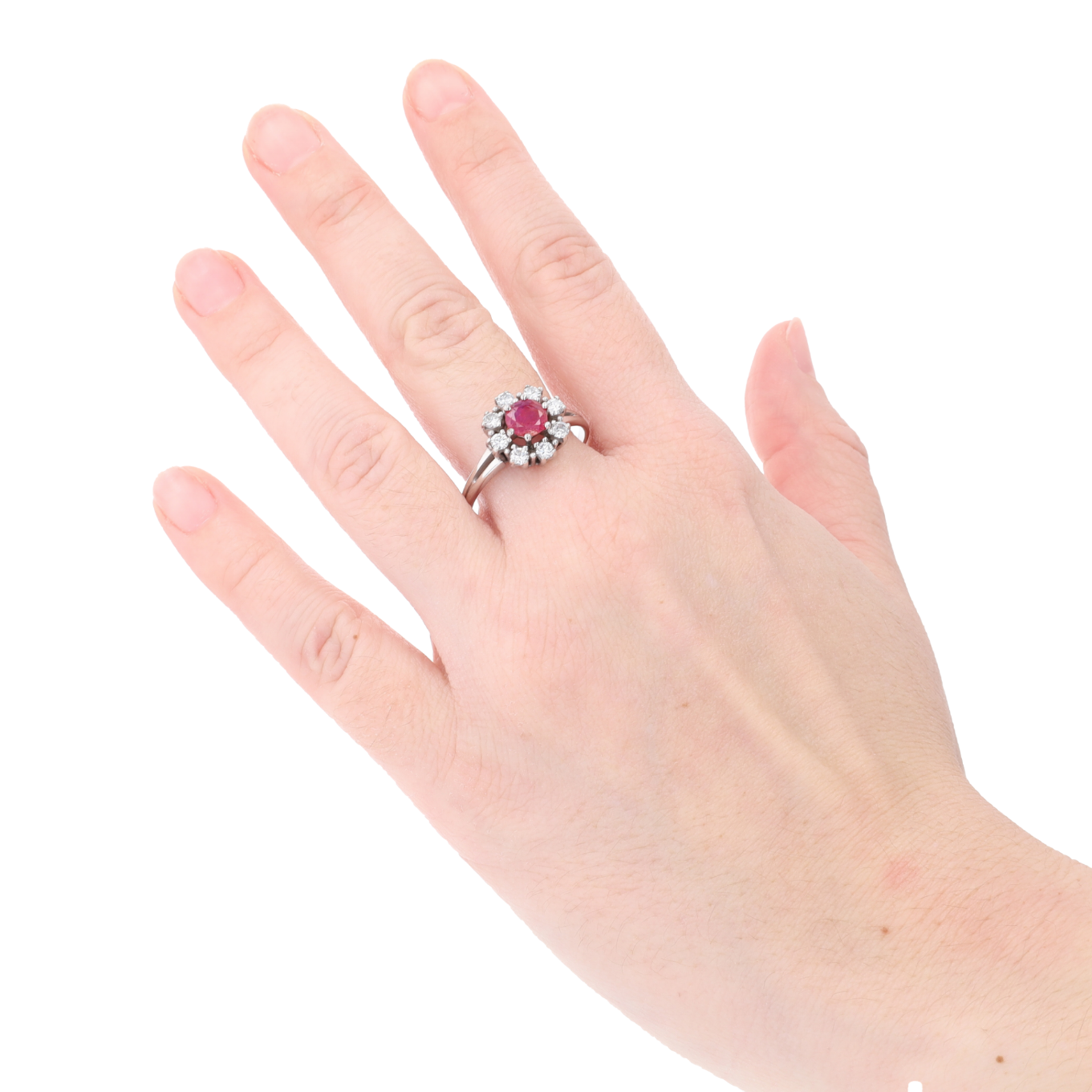 BAGUE_EN_OR_GRIS_RUBIS_DIAMANTS image