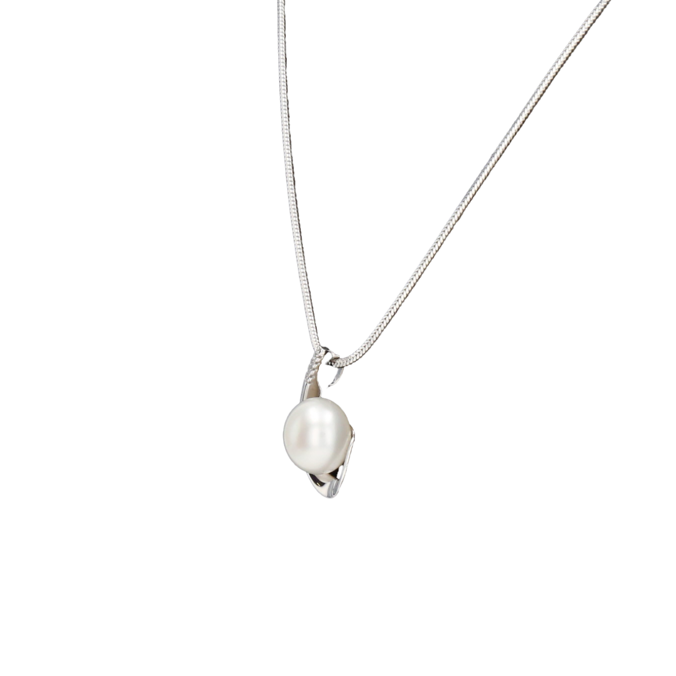 COLLIER_ET_PENDENTIF_EN_OR_GRIS image