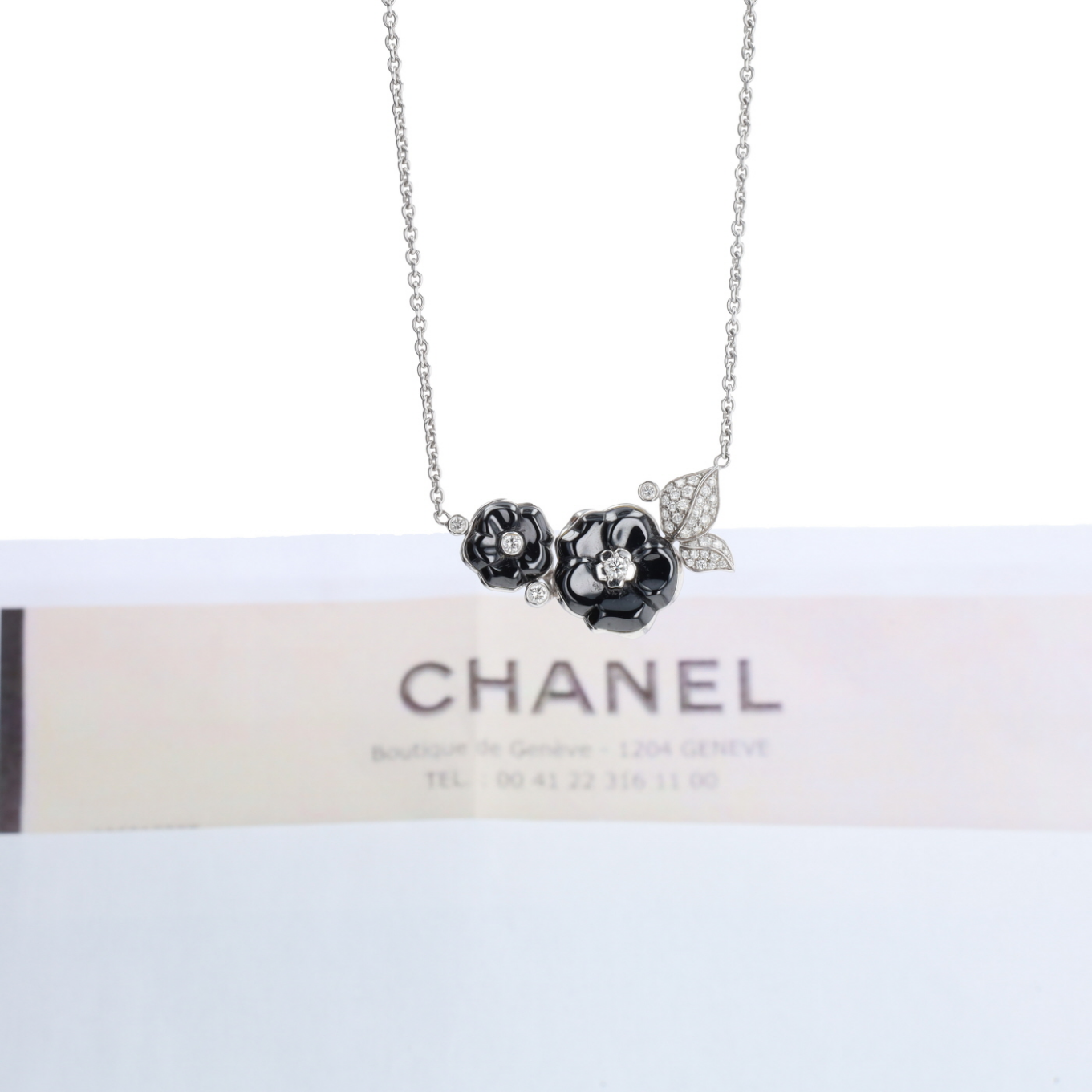 COLLIER_CHANEL_CAMELIA_GALBE_DIAMANTS_0.65_CT image
