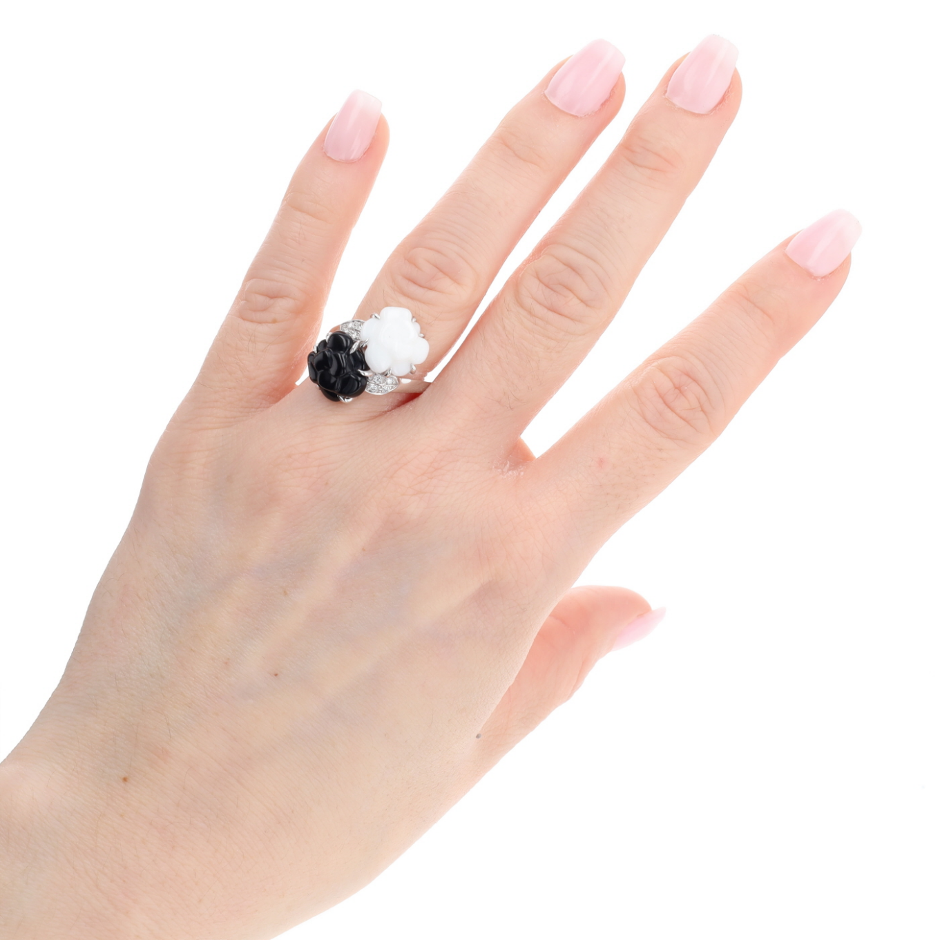 BAGUE_CHANEL_DUO_DE_CAMELIA_ONYX_ET_AGATE image