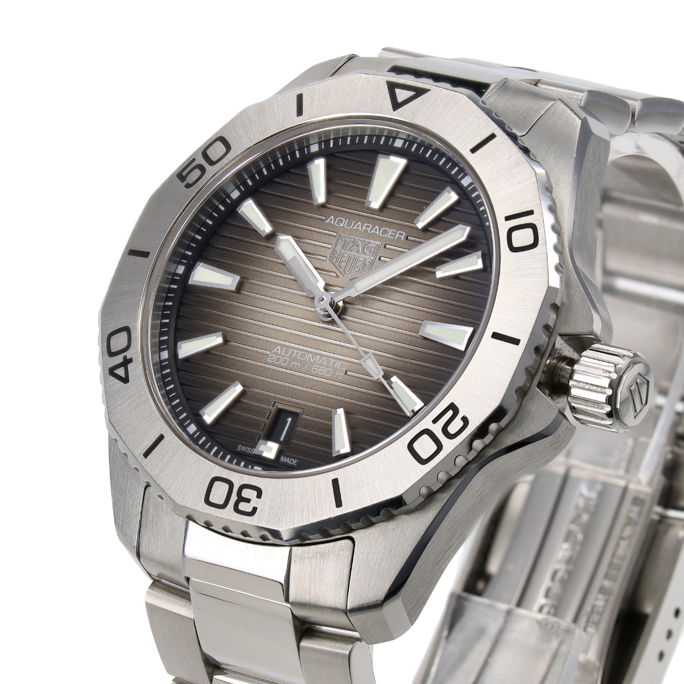 TAG_HEUER_AQUARACER_PROFESSIONAL_200_DATE image
